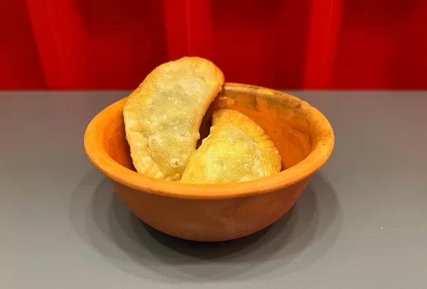 Σαμπούσεκ με τυρί